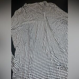 Ruffhewn Grey Black & White Houndstooth Tie Neck Top Size Large EUC